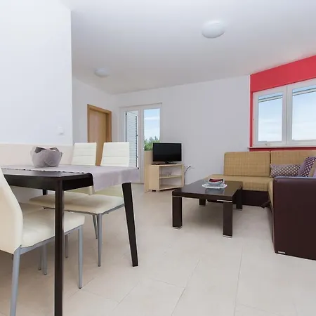 Apartment Ljuba